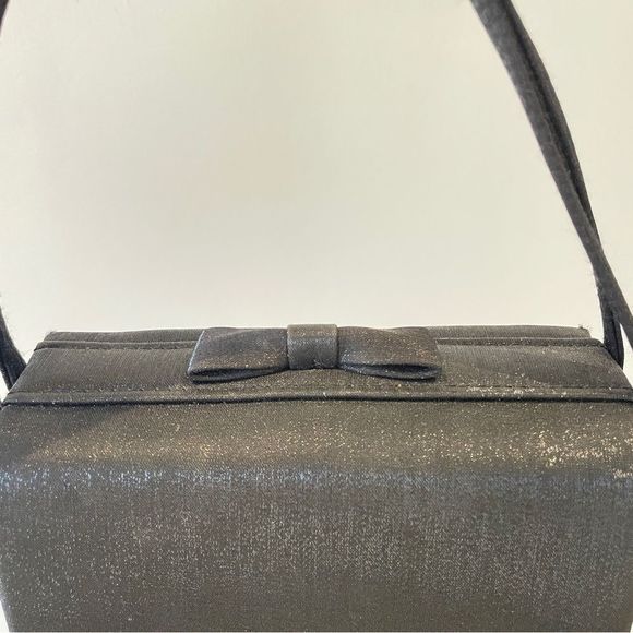 Vintage 90s / Y2K silver purse / handbag with bow detail and square shape - Picture 3 of 4